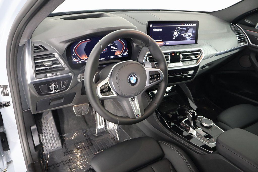 Used 2025 BMW X4 xDrive30i w/ Premium Package AWD/4WD image 7