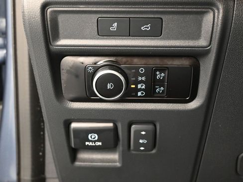 Used 2023 Ford Expedition XLT image 13