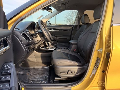 Used 2021 Kia Seltos SX image 2