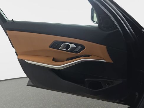 Used 2025 BMW 330i xDrive Sedan w/ Premium Package image 30