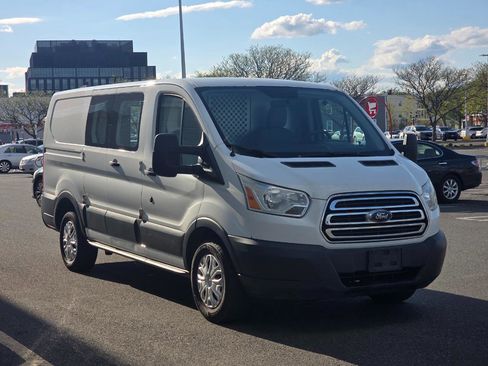 Used 2015 Ford Transit 150 130 Low Roof w/ Exterior Upgrade Package RWD image 3