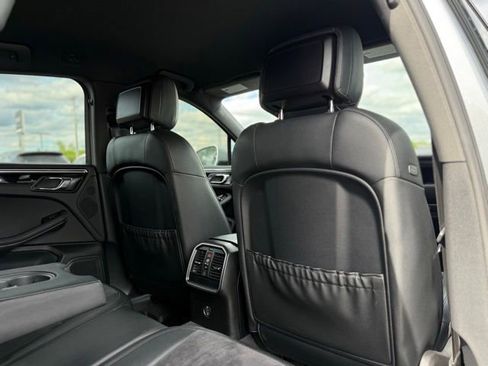 Used 2017 Porsche Macan AWD/4WD image 19