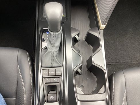 Used 2025 Toyota Camry SE w/ Multimedia Upgrade Package image 16