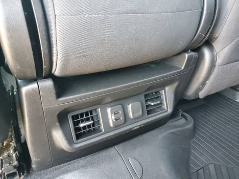 Used 2021 Chevrolet Silverado 1500 LT AWD/4WD image 12