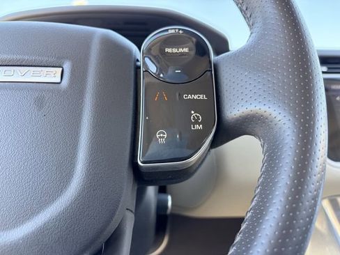 Used 2019 Land Rover Range Rover Sport SE image 9