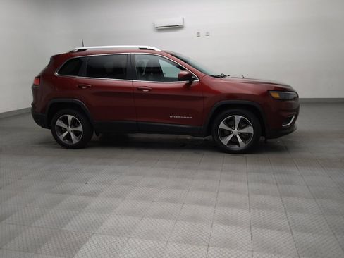 Used 2019 Jeep Cherokee Limited FWD image 11