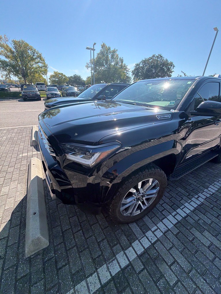 Used 2025 Toyota 4Runner Limited AWD/4WD image 19