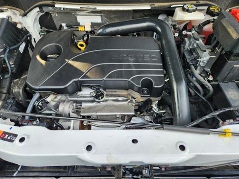 Used 2025 Chevrolet Equinox LT w/ Safety and Technology Package image 32