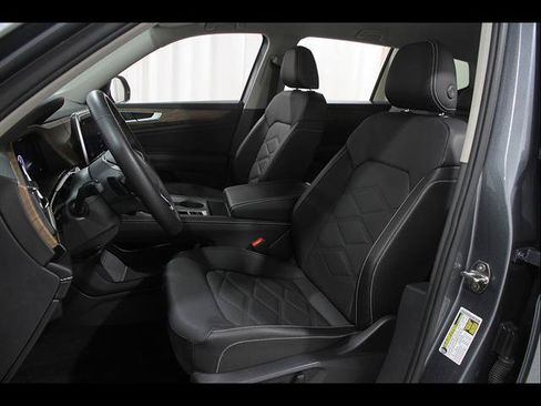 Certified 2024 Volkswagen Atlas SE AWD/4WD image 5