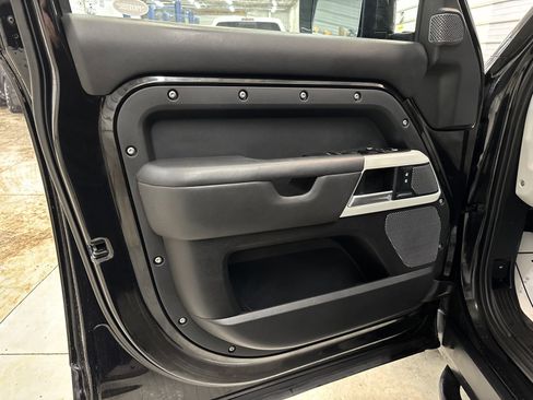 Used 2020 Land Rover Defender 110 HSE image 9