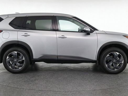 Used 2025 Nissan Rogue SV AWD/4WD image 11
