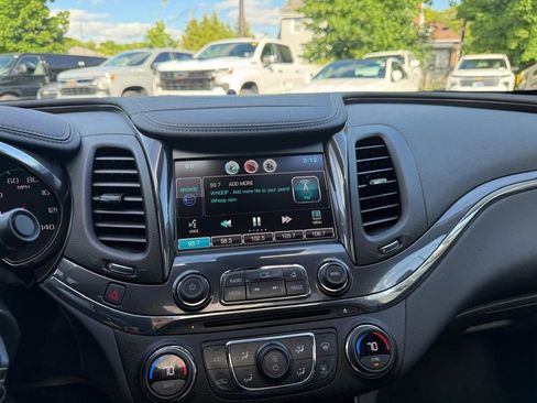 Used 2015 Chevrolet Impala LT FWD image 43