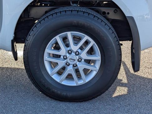 Used 2019 Nissan Frontier SV image 10