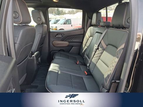 Used 2024 GMC Canyon Denali image 13