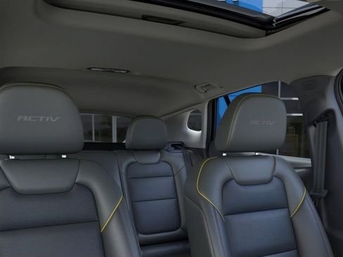 New 2026 Chevrolet Trax ACTIV w/ Sunroof Package FWD image 24