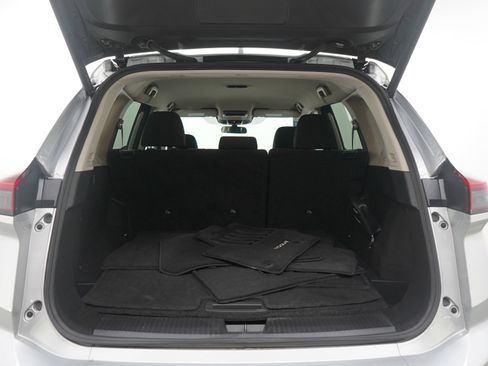 Used 2025 Nissan Rogue SV AWD/4WD image 17