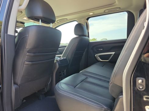 Used 2021 Nissan Titan SL w/ Moonroof Package AWD/4WD image 9