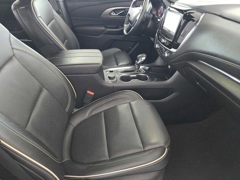 Certified 2023 Chevrolet Traverse Premier FWD image 14