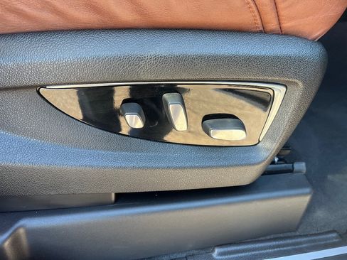 Used 2015 Cadillac Escalade Premium image 40