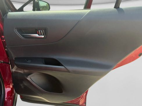 Used 2021 Toyota Venza LE image 31