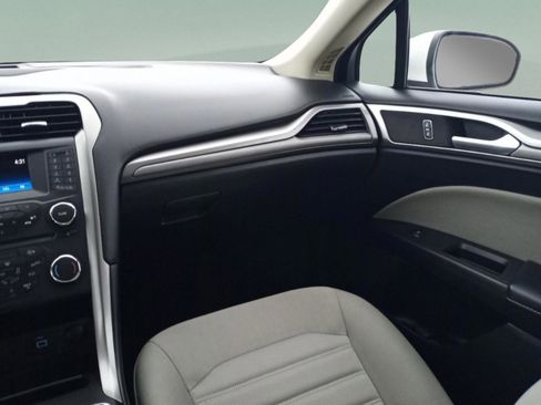 Used 2018 Ford Fusion S image 37