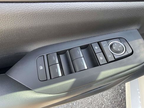 Used 2026 Toyota Prius FWD image 16