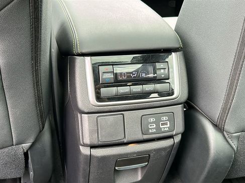 Certified 2025 Subaru Ascent Onyx Edition w/ Onyx Package AWD/4WD image 26