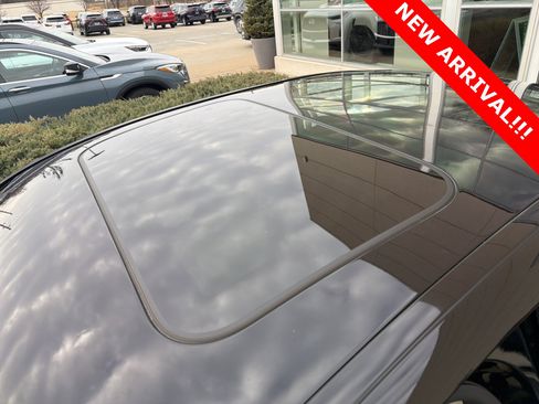 Used 2018 Mercedes-Benz C 300 4MATIC Sedan image 9