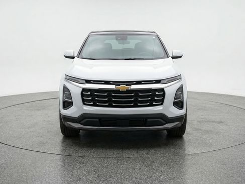 Used 2025 Chevrolet Equinox LT image 2