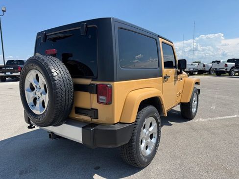 Used 2014 Jeep Wrangler Sahara w/ Connectivity Group AWD/4WD image 5