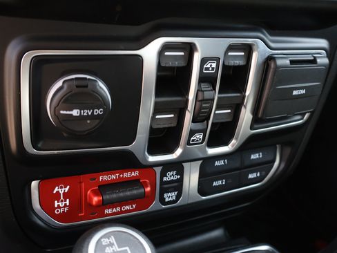 Used 2021 Jeep Wrangler Unlimited Rubicon AWD/4WD image 28
