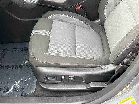Certified 2025 Chevrolet Blazer LT FWD image 18