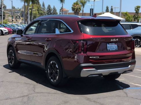 Certified 2025 Kia Sorento S w/ Panoramic Sunroof Package FWD image 5