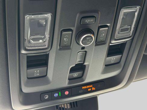 Used 2025 GMC Yukon XL Elevation w/ Technology Package AWD/4WD image 35