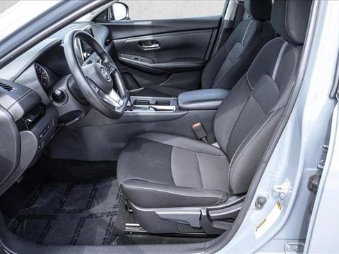 Used 2025 Nissan Sentra SV FWD image 11