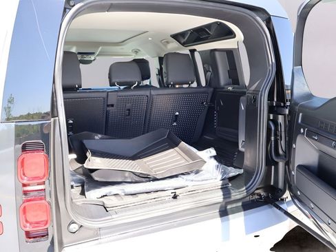 Used 2024 Land Rover Defender 110 S AWD/4WD image 15