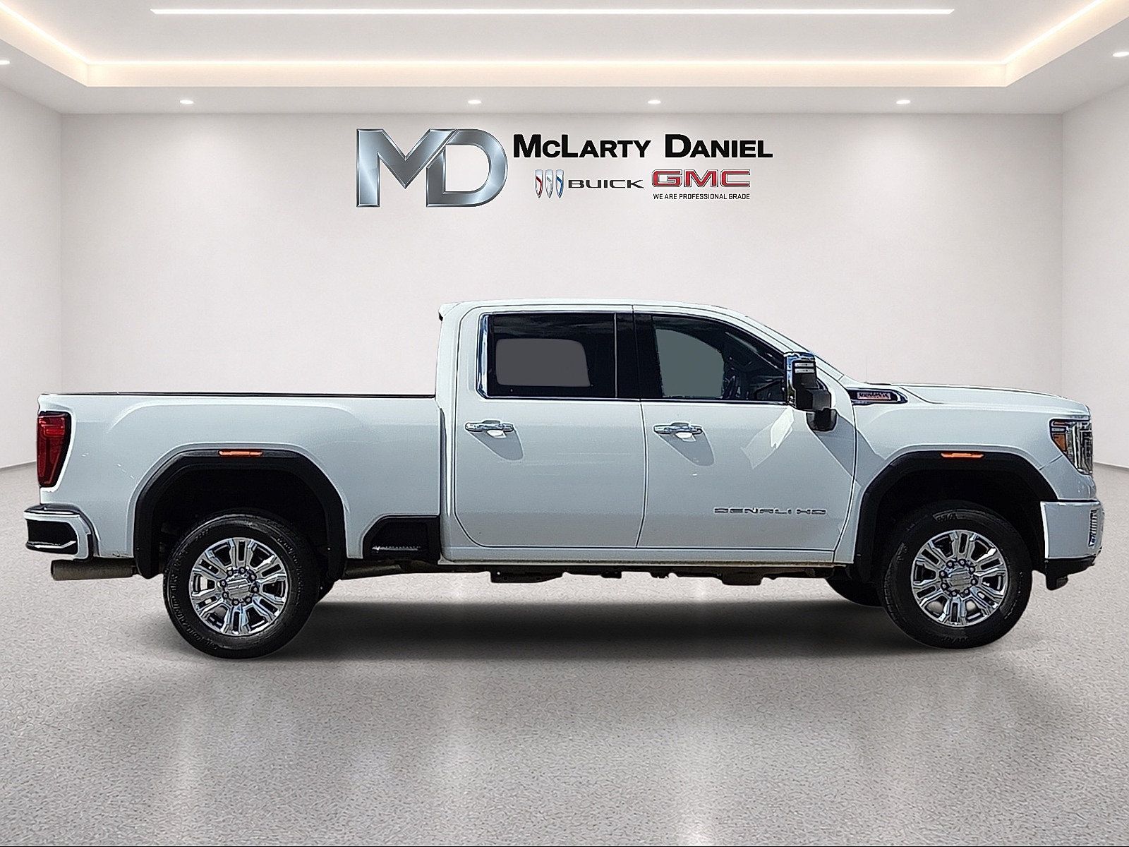 Used 2023 GMC Sierra 3500 Denali AWD/4WD image 6