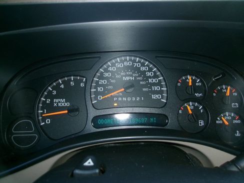 Used 2006 Chevrolet Silverado 1500 LT w/ Light Duty Power Package image 9