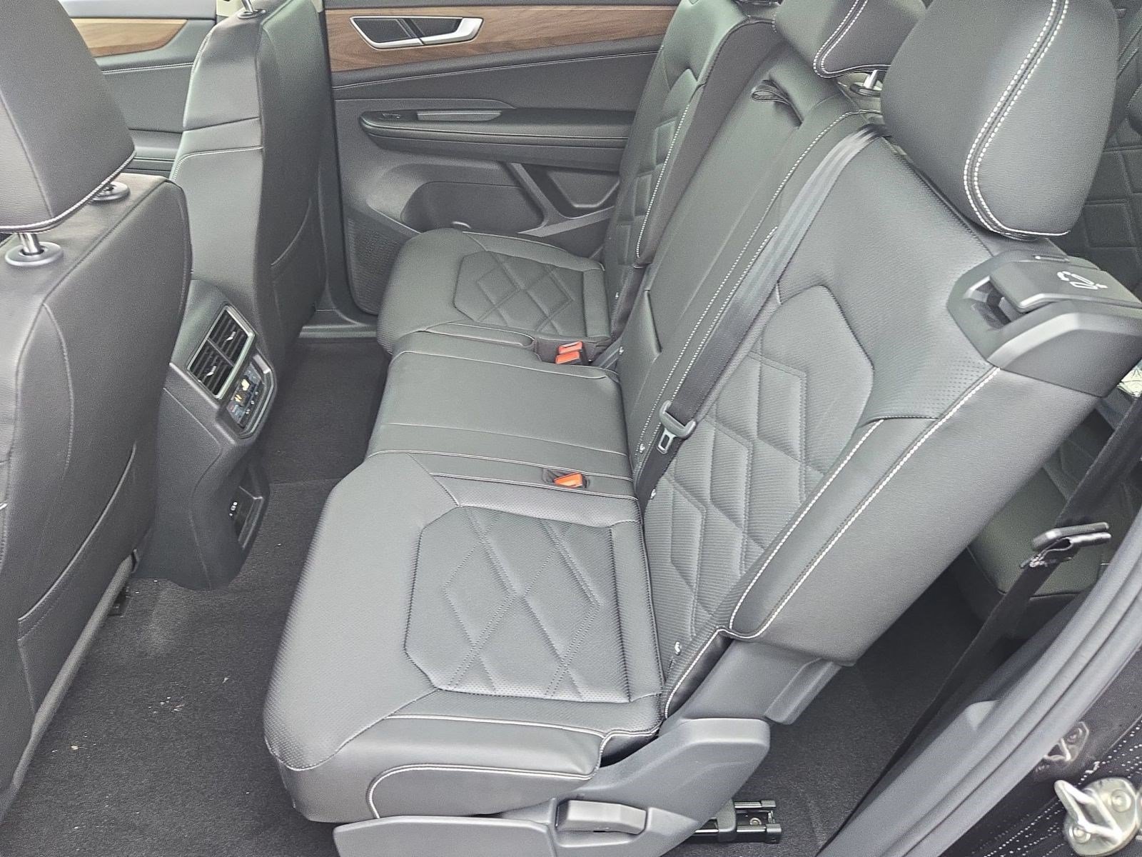 Used 2026 Volkswagen Atlas SE AWD/4WD image 11