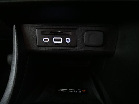 Used 2020 Buick Encore GX Essence w/ Experience Buick Package AWD/4WD image 29