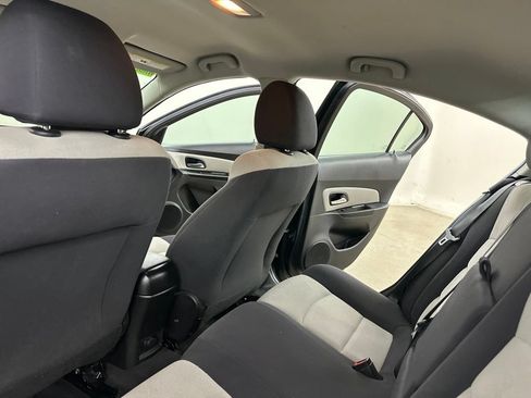 Used 2014 Chevrolet Cruze LS FWD image 29