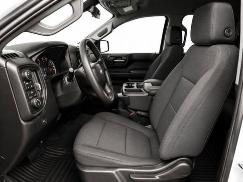 Used 2019 Chevrolet Silverado 1500 Custom w/ Custom Convenience Package AWD/4WD image 11
