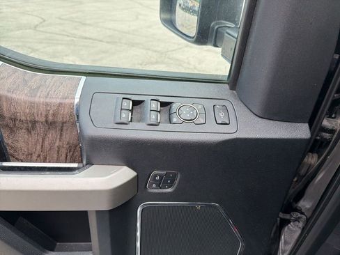 Used 2017 Ford F250 Lariat w/ Chrome Package AWD/4WD image 8