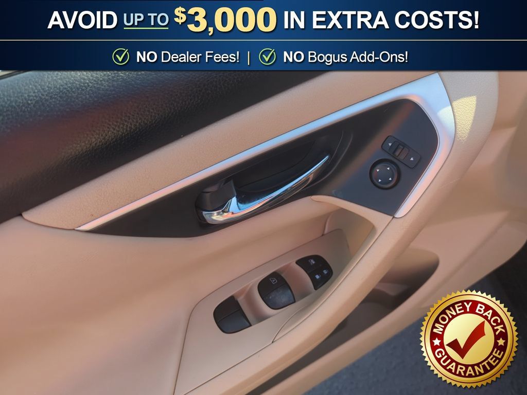 Used 2017 Nissan Altima 2.5 SV w/ Interior Lighting Package FWD image 16