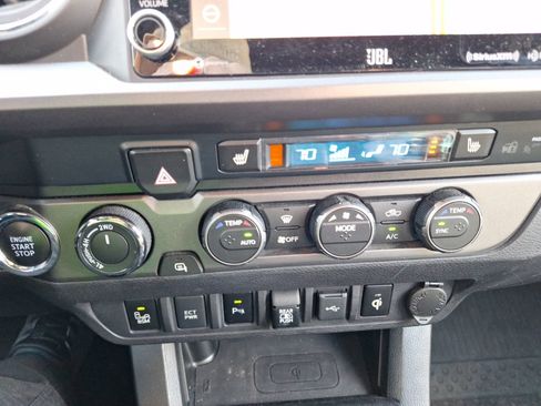 Used 2020 Toyota Tacoma TRD Sport image 28