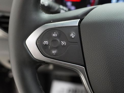 Used 2023 Chevrolet Traverse LT FWD image 8