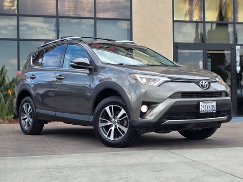 Used 2016 Toyota RAV4 XLE FWD image 3