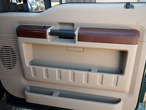 Used 2011 Ford F350 King Ranch w/ FX4 Off Road Pkg image 37