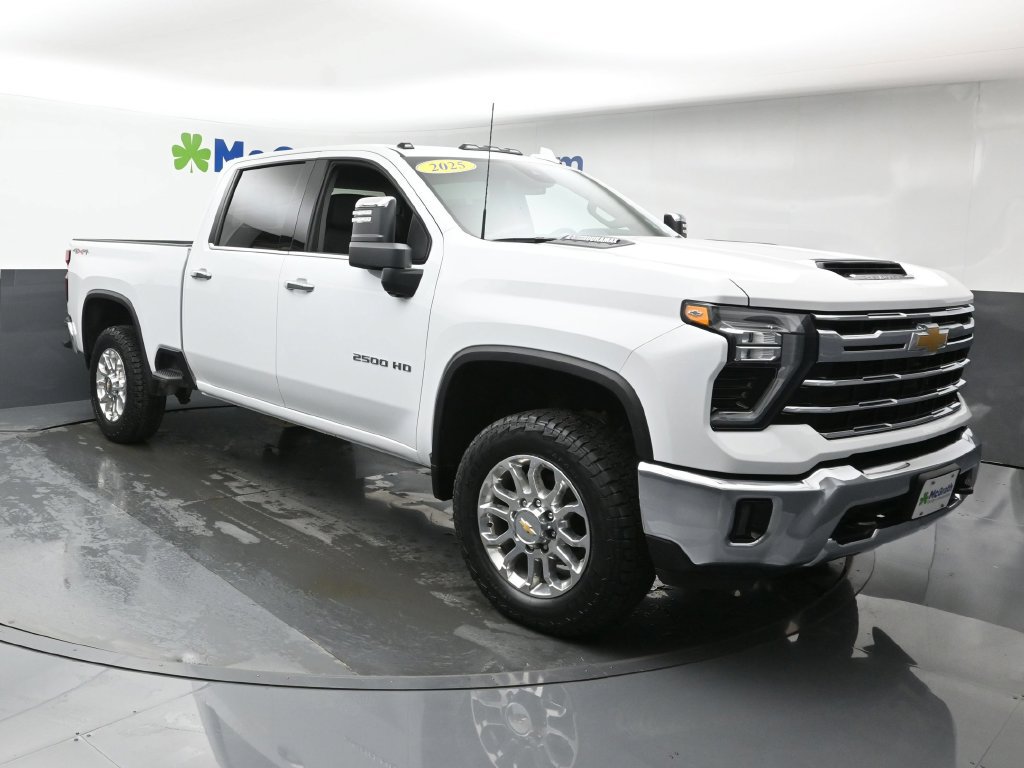 Used 2025 Chevrolet Silverado 2500 LTZ AWD/4WD image 2