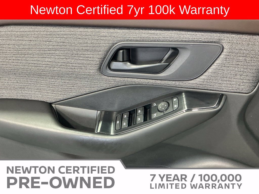 Used 2023 Nissan Rogue S FWD image 31
